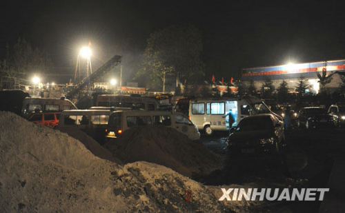 河南郟縣高門(mén)洞煤礦透水34人被困井下(圖)