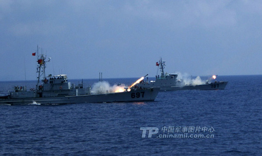 資料圖：南海艦隊艦艇進行反潛演練。