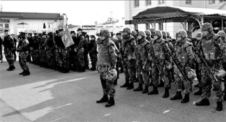 3日，日本和美國(guó)在駐日美國(guó)海軍佐世保基地舉行基地警備訓(xùn)練開幕式。新華社發(fā) 