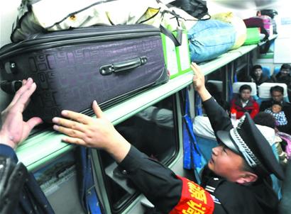 青島反扒員嘆車上擁擠抓賊難 過度敏感錯認(rèn)成逃犯