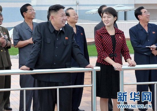 這張朝中社7月25日提供的照片顯示，朝鮮最高領(lǐng)導(dǎo)人金正恩元帥7月24日在平壤視察綾羅人民游樂園。