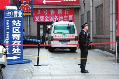 事故現(xiàn)場已拉起警戒線。本報記者徐曉帆攝