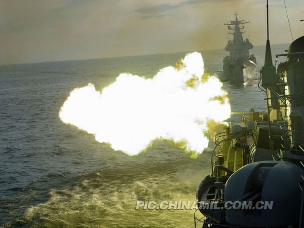 資料圖：南海艦隊某機動岸導團正在某合同對海攻擊演練中實射導彈。