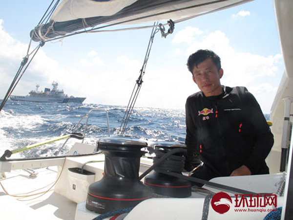 青島人駕青島號(hào)抵釣魚(yú)島海域 遭日艦機(jī)包夾