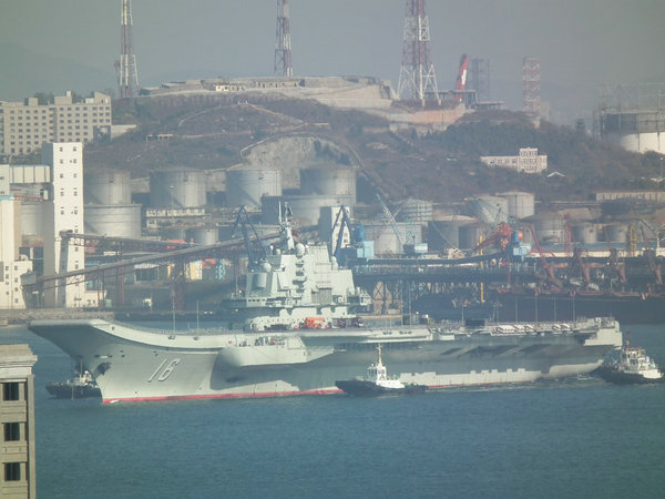 資料圖：遼寧艦入列后首次完成出海測(cè)試。