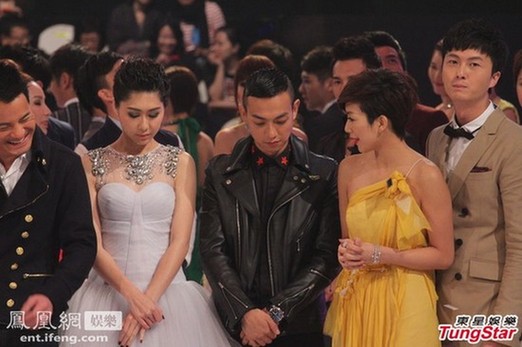 TVB巡禮 楊怡“事業(yè)線”縮水露胸貼 梁政玨深V秀玉乳