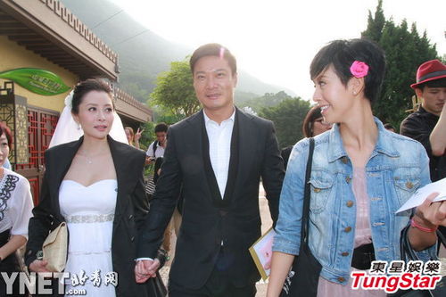 錢嘉樂湯盈盈昨日注冊(cè)結(jié)婚