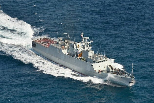 原文配圖：國產新型護衛(wèi)艦正在海上進行航行測試。