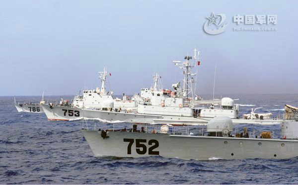 資料圖：南海艦隊(duì)導(dǎo)彈護(hù)衛(wèi)艦部隊(duì)聯(lián)訓(xùn)。