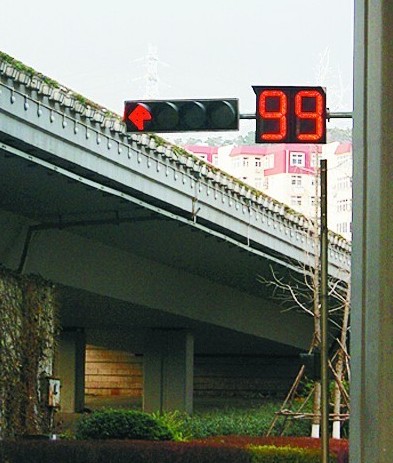 盤(pán)點(diǎn)青島信號(hào)燈之最 最長(zhǎng)信號(hào)燈時(shí)間130秒