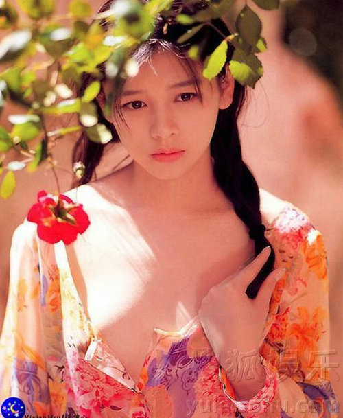 徐若瑄第一本性感寫(xiě)真集 15歲時(shí)的女神身材姣好