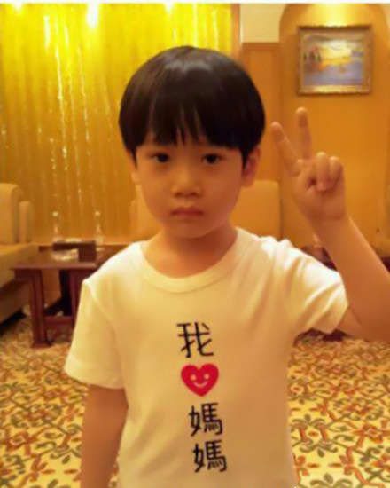 孟庭葦5歲兒子小寶弟近照。