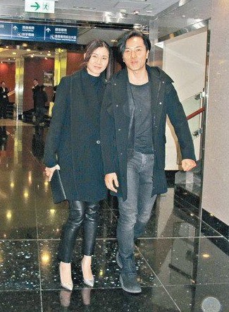 鄭伊健及蒙嘉慧笑容滿面到場，但沒有接受訪問就匆忙進場。