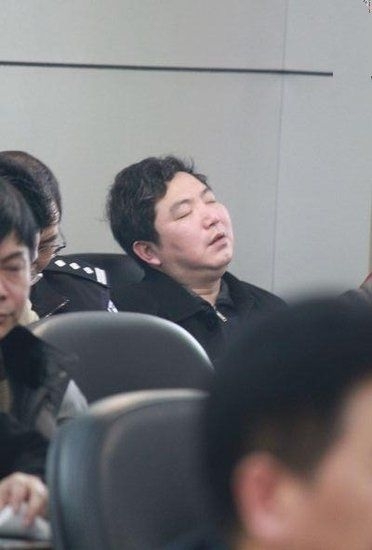 “會(huì)睡哥”，祁東縣司法局副局長(zhǎng)趙勇平曾于去年一睡成名后被免職（半年后復(fù)職）