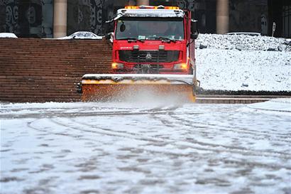 青島迎來(lái)入冬最大雪漫過(guò)腳踝 今明氣溫跌至-8℃