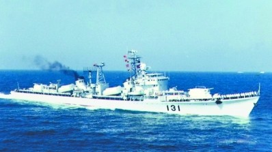 原文配圖：原東海艦隊(duì)所屬的驅(qū)逐艦131“南京”號改建成海監(jiān)執(zhí)法船，轉(zhuǎn)為中國海監(jiān)東?？傟?duì)屬下。
