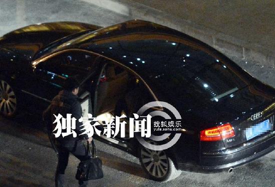 大S深夜獨(dú)自抵京 汪小菲豪車(chē)摘軍牌似因“萬(wàn)達(dá)公子”
