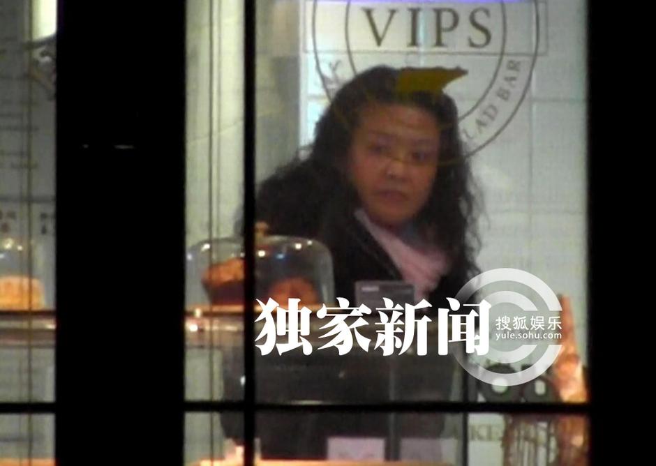 汪小菲攜母吃飯“問計” 飯后打包送嬌妻