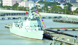 據(jù)新華社青島艦2月1日電由海軍北海艦隊(duì)3艘軍艦組成的中國海軍艦艇編隊(duì)，2月1日11時(shí)40分許按照預(yù)定計(jì)劃通過巴士海峽，進(jìn)入我國南海海域。