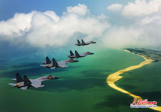 廣空航空兵某師戰(zhàn)鷹守護(hù)在祖國(guó)的南疆海域。沈玲攝