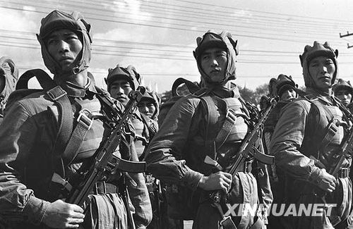 1953年國慶閱兵 人民軍隊(duì)正規(guī)化建設(shè)成果
