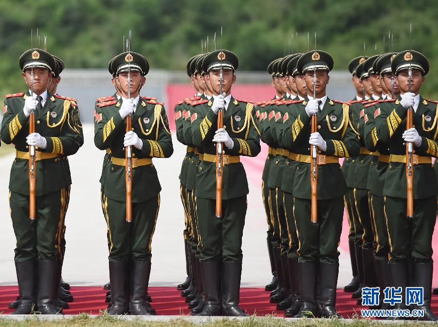 走近升旗儀式護(hù)衛(wèi)方隊